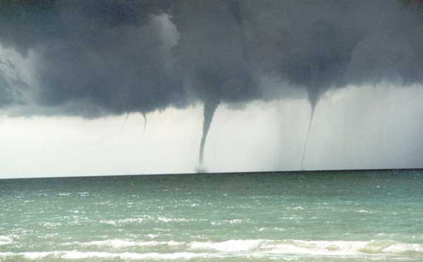 http://www.vos.noaa.gov/MWL/dec_04/Images/waterspout.jpg