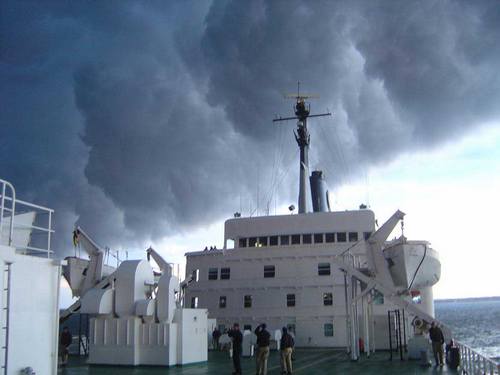 Cold front overhead moving across the house of the ship
